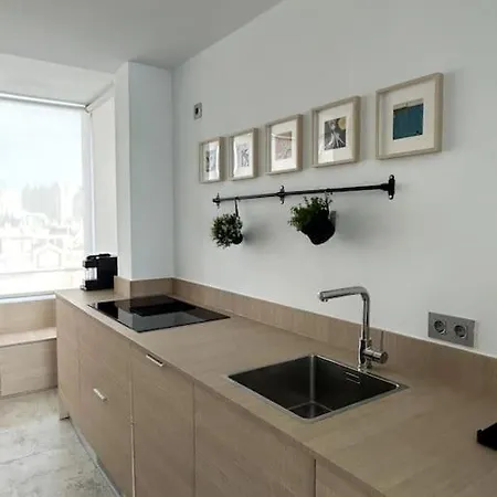 Moderno Y Completo Apartamento Frente Al Mar Malaga Exterior photo